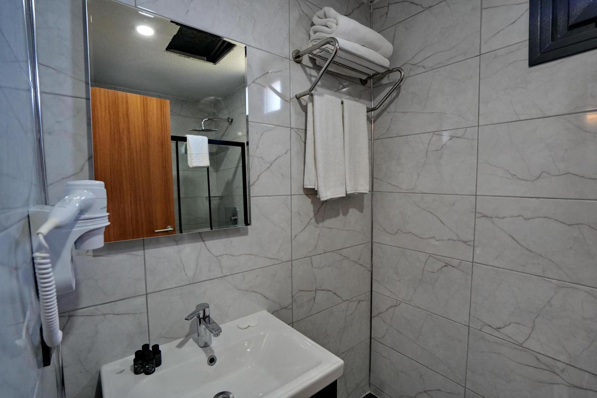 Shelton Airport Hotel Arnavutkoy Exterior foto